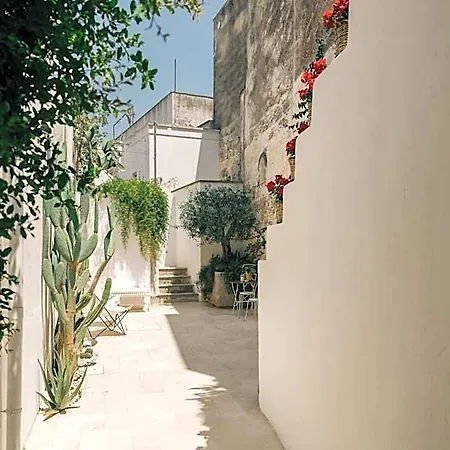 Bed & Breakfast Corte Manfredi 4*